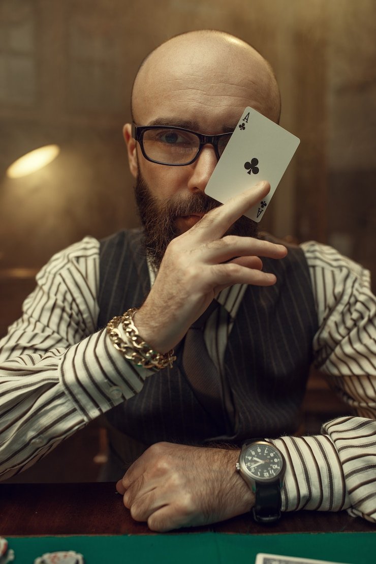 Antarmuka aplikasi lgo lux di perangkat mobile Android dan iOS